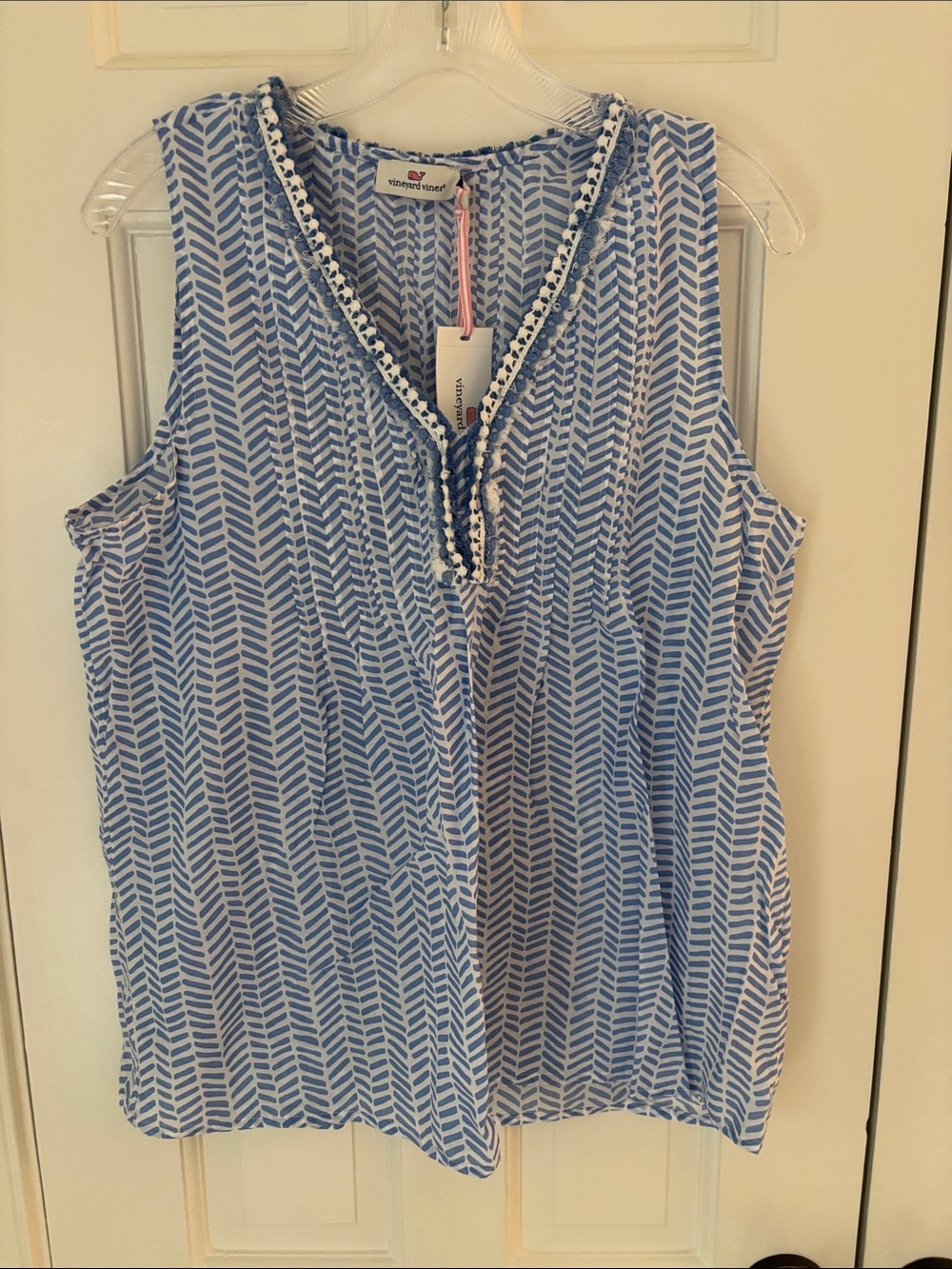 Vineyard Vines Light Blue Printed Sleeveless V-Neck Blouse